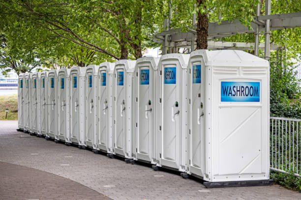 Best Porta potty rental for parties  in Newhall, IA